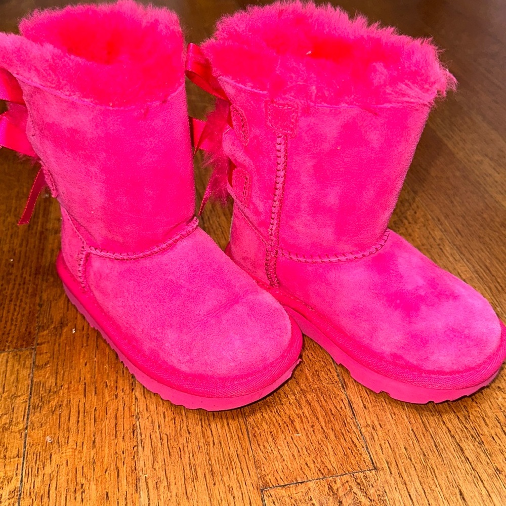 Gently Used Pink Bailey Bow UGGS